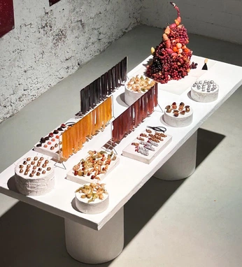 A cover of "21" cluster. The owner is oliviiallee. The cluster consists of 16 elements.