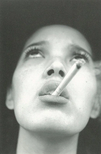 A cover of "Photoshoot" cluster. The owner is jasminevega. The cluster consists of 2 elements.