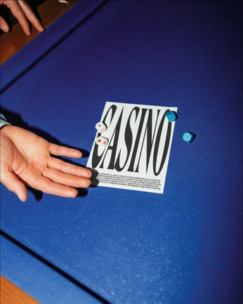 A cover of "casinotel" cluster. The owner is vevua. The cluster consists of 238 elements.