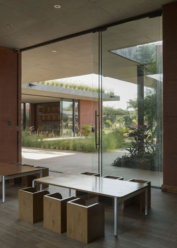 A cover of "arth0use" cluster. The owner is vapidvixen. The cluster consists of 13 elements.