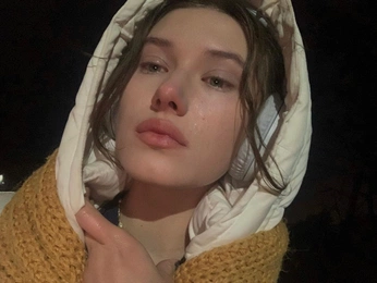 A cover of "women :3" cluster. The owner is sam.core. The cluster consists of 1 element.