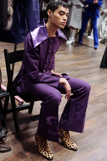 A cover of "lindsey shoot" cluster. The owner is brideonfire. The cluster consists of 24 elements.