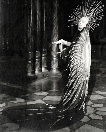 A cover of "feelings unknown" cluster. The owner is iloshow. The cluster consists of 9 elements.