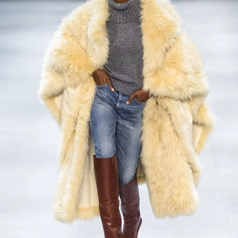 A cover of "casual fashion" cluster. The owner is carororo. The cluster consists of 40 elements.