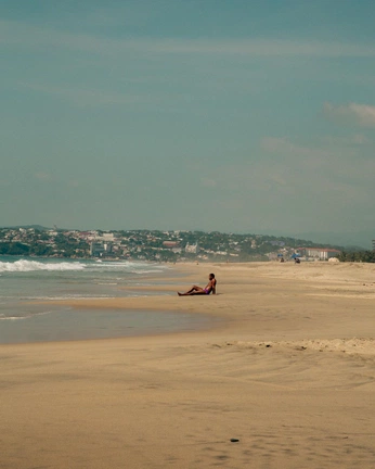 A cover of "Beach" cluster. The owner is natilda.bb. The cluster consists of 2 elements.