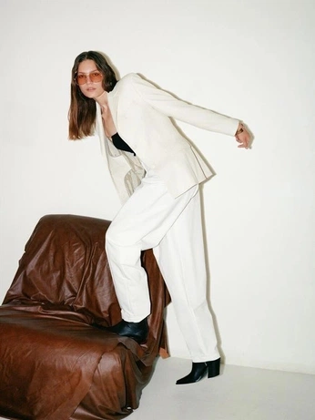 A cover of "WTB team shoot" cluster. The owner is akmirch. The cluster consists of 51 elements.