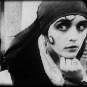 A cover of "grwmornot" cluster. The owner is lwlot. The cluster consists of 87 elements.