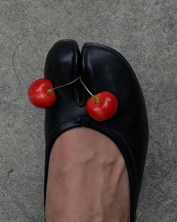 A cover of "Bitesize logo" cluster. The owner is bitesizemag. The cluster consists of 9 elements.