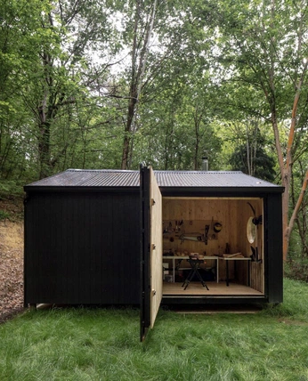 A cover of "shed" cluster. The owner is bleck. The cluster consists of 29 elements.