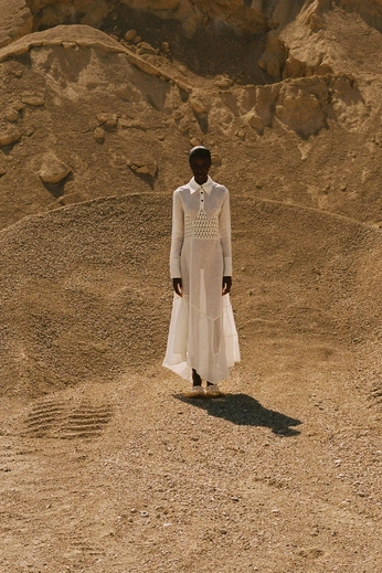 A cover of "Surroundings" cluster. The owner is tannagibbons. The cluster consists of 1 element.