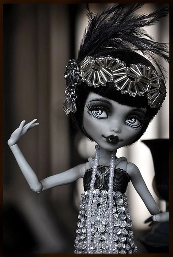 A cover of "monster high doll custom" cluster. The owner is m4chines. The cluster consists of 463 elements.