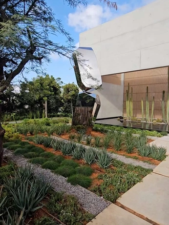 A cover of "+ yardart" cluster. The owner is unarchitect. The cluster consists of 3 elements.