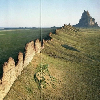 A cover of "mountains" cluster. The owner is benedictneo. The cluster consists of 4 elements.