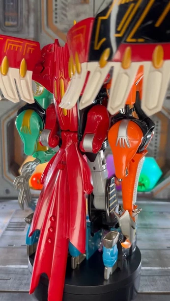 A cover of "Power rangers" cluster. The owner is alex.studio111. The cluster consists of 4 elements.