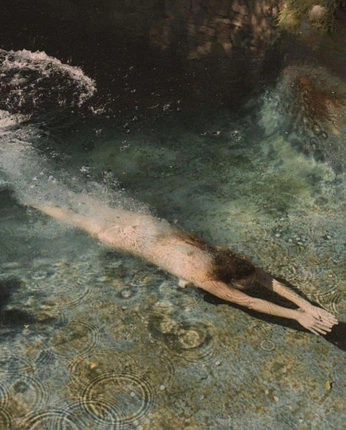 A cover of "Sereia" cluster. The owner is merlinn. The cluster consists of 22 elements.