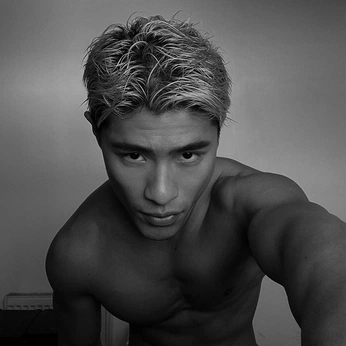 A cover of "Manifest" cluster. The owner is kev. The cluster description is "You get in life what you have the courage to ask for". The cluster consists of 472 elements.