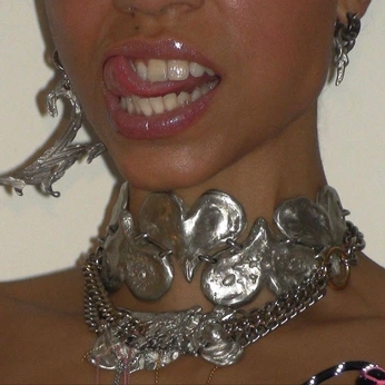 A cover of "Wearable Art" cluster. The owner is julesziz. The cluster consists of 29 elements.