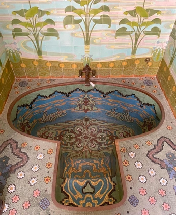 A cover of "Art nouveau" cluster. The owner is klou46. The cluster consists of 16 elements.