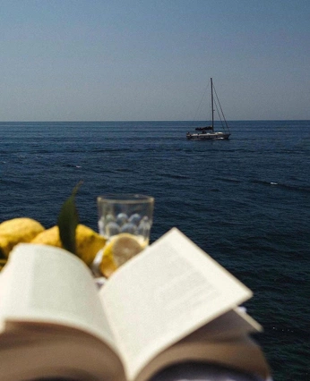 A cover of "Far niente" cluster. The owner is chloedvs. The cluster consists of 11 elements.