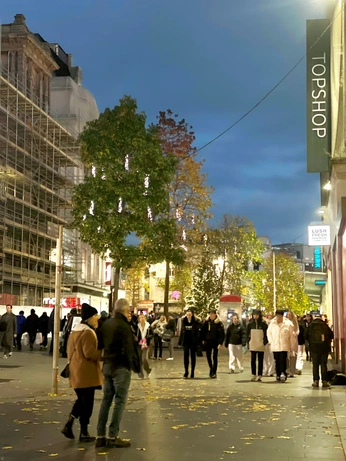 A cover of "Night Lights" cluster. The owner is evrym0ment. The cluster consists of 11 elements.