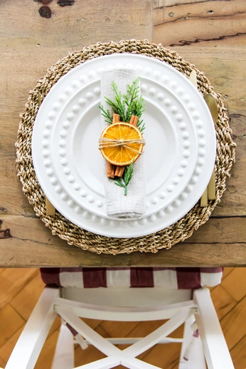 A cover of "navidad table" cluster. The owner is juliet2018. The cluster consists of 2 elements.