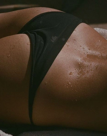 A cover of "fesses グラム" cluster. The owner is notclean. The cluster consists of 44 elements.