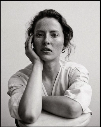 A cover of "Amalia" cluster. The owner is mercedesoliva. The cluster consists of 7 elements.