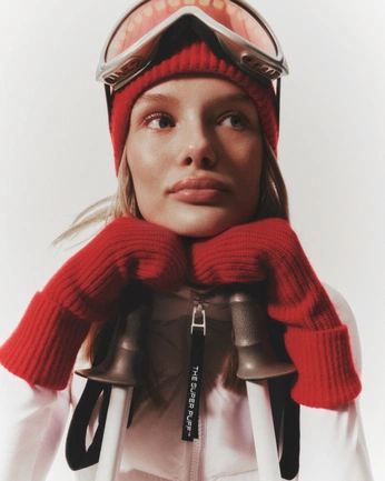 A cover of "Xmas 2025" cluster. The owner is chillinn.102. The cluster consists of 54 elements.