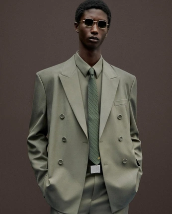 A cover of "COLOUR" cluster. The owner is rae.mendoza. The cluster consists of 5 elements.