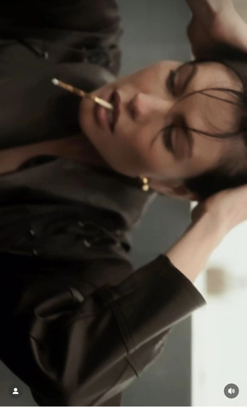 A cover of "aesthetic 90's" cluster. The owner is abiglz3. The cluster consists of 3 elements.