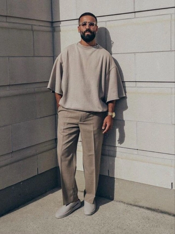 A cover of "Basics" cluster. The owner is kicks.inspo. The cluster consists of 1 element.