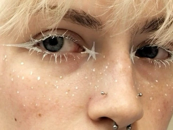 A cover of "Mystic" cluster. The owner is heatherx. The cluster consists of 19 elements.