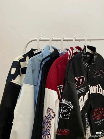 A cover of "Sttch" cluster. The owner is karimd. The cluster consists of 1 element.