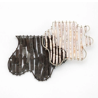 A cover of "Pearls" cluster. The owner is julesqu. The cluster consists of 38 elements.