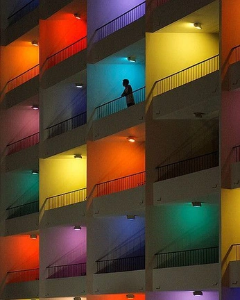 A cover of "Colorfull/Retro" cluster. The owner is iris.dk. The cluster consists of 14 elements.