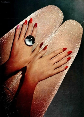 A cover of "Beauty" cluster. The owner is gabrielaa. The cluster consists of 2 elements.