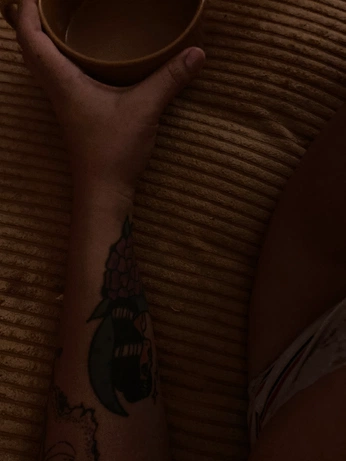 A cover of "🖤🌙💾" cluster. The owner is averyqueermother. The cluster description is "moodboard tings". The cluster consists of 172 elements.