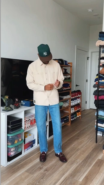 A cover of "Buttoned down" cluster. The owner is skon.s. The cluster consists of 1 element.