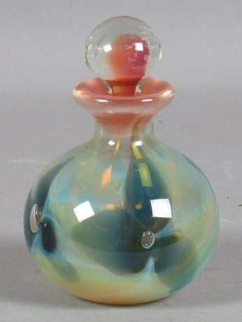 A cover of "objects" cluster. The owner is scarletjm. The cluster consists of 31 elements.