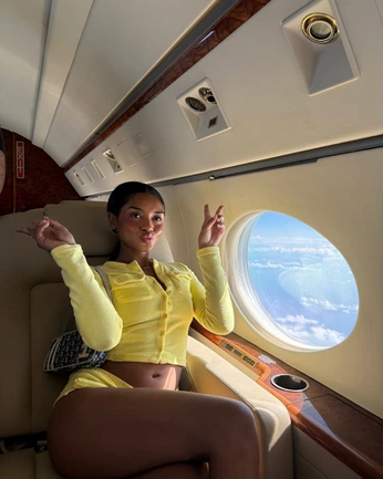 A cover of "wheels up" cluster. The owner is gracegaede. The cluster consists of 49 elements.