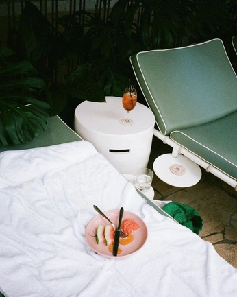 A cover of "Anna October 2 - Hotel" cluster. The owner is katenewm. The cluster consists of 46 elements.