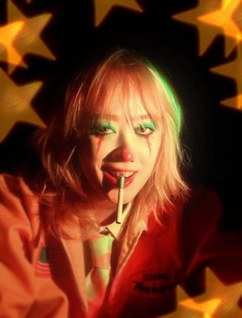 A cover of "Make-up" cluster. The owner is rulegoelus. The cluster consists of 4 elements.