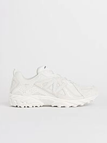 A cover of "Fashion" cluster. The owner is vndrewl. The cluster consists of 16 elements.