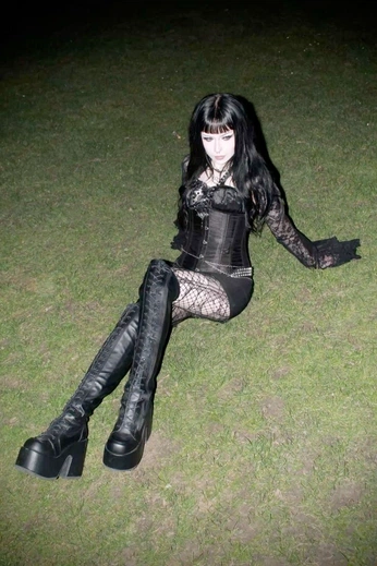 A cover of "(f) goth + dark outfits" cluster. The owner is krooxes. The cluster consists of 26 elements.