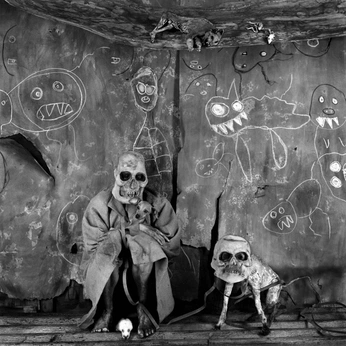 A cover of "B&W" cluster. The owner is mariacynkier. The cluster consists of 17 elements.