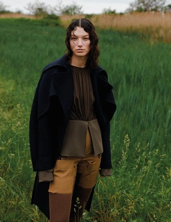 A cover of "pure" cluster. The owner is devouringworlds. The cluster consists of 15 elements.