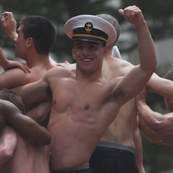 A cover of "Foxhole" cluster. The owner is homohabitual. The cluster consists of 206 elements.