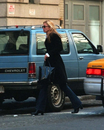A cover of "Carolyn Bessette-Kennedy" cluster. The owner is brierybank. The cluster consists of 6 elements.