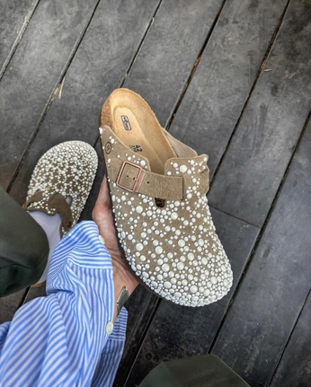 A cover of "Shoe inspo" cluster. The owner is erinwolfkilla. The cluster consists of 1 element.