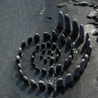 A cover of "Afterglo" cluster. The owner is gabriellebdf. The cluster consists of 3 elements.